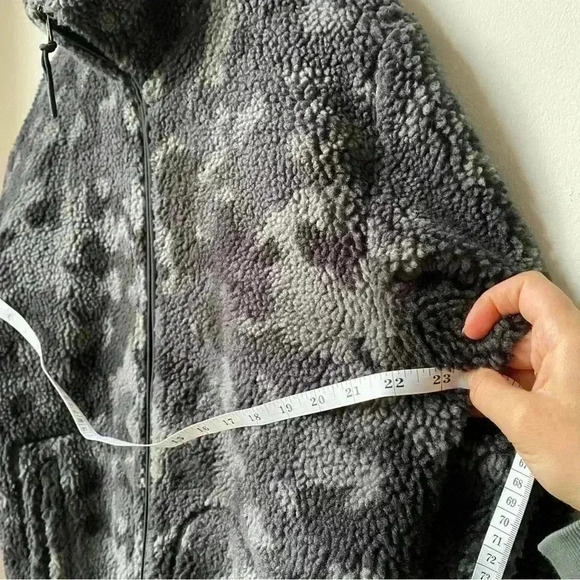 Edwin Teddy Camo Gray Fleece Sherpa Jacket - Size Medium - Picture 9 of 11